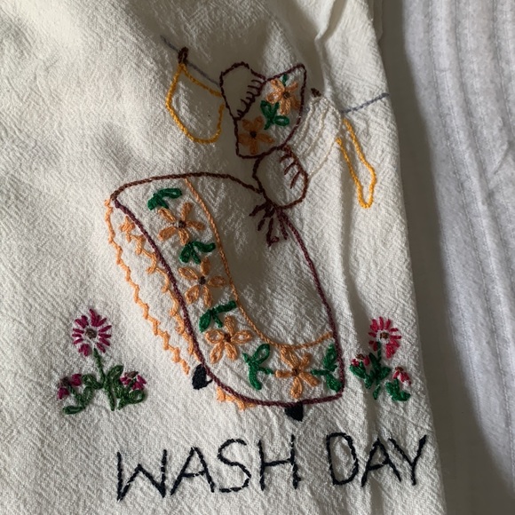 6 Vintage Embroidered Kitchen Towels 3 Rooster and 3 Lady Designs. - Picture 4 of 8